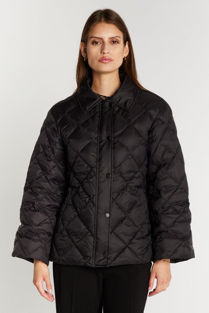 Heartmade HMBiate jakke OUTERWEAR 900 Black