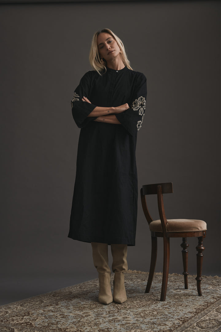 Heartmade HMVikas kjole DRESSES 907 Black embroidery